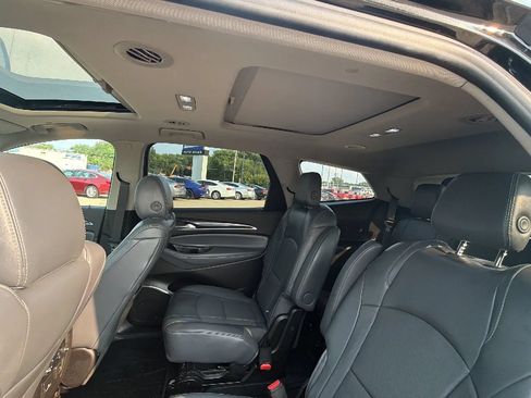 Used 2018 Buick Enclave Premium w/ Trailering Package AWD/4WD image 27