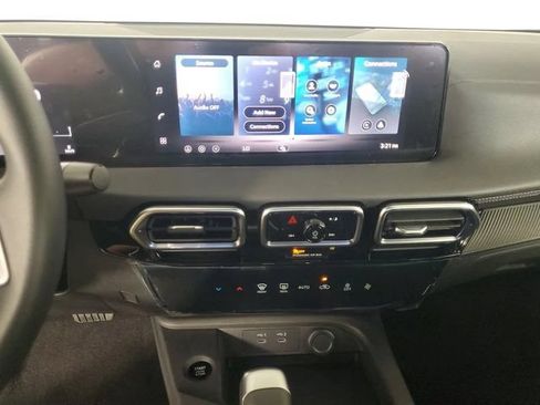 New 2026 Nissan Sentra SV w/ Floor Mat Package FWD image 27