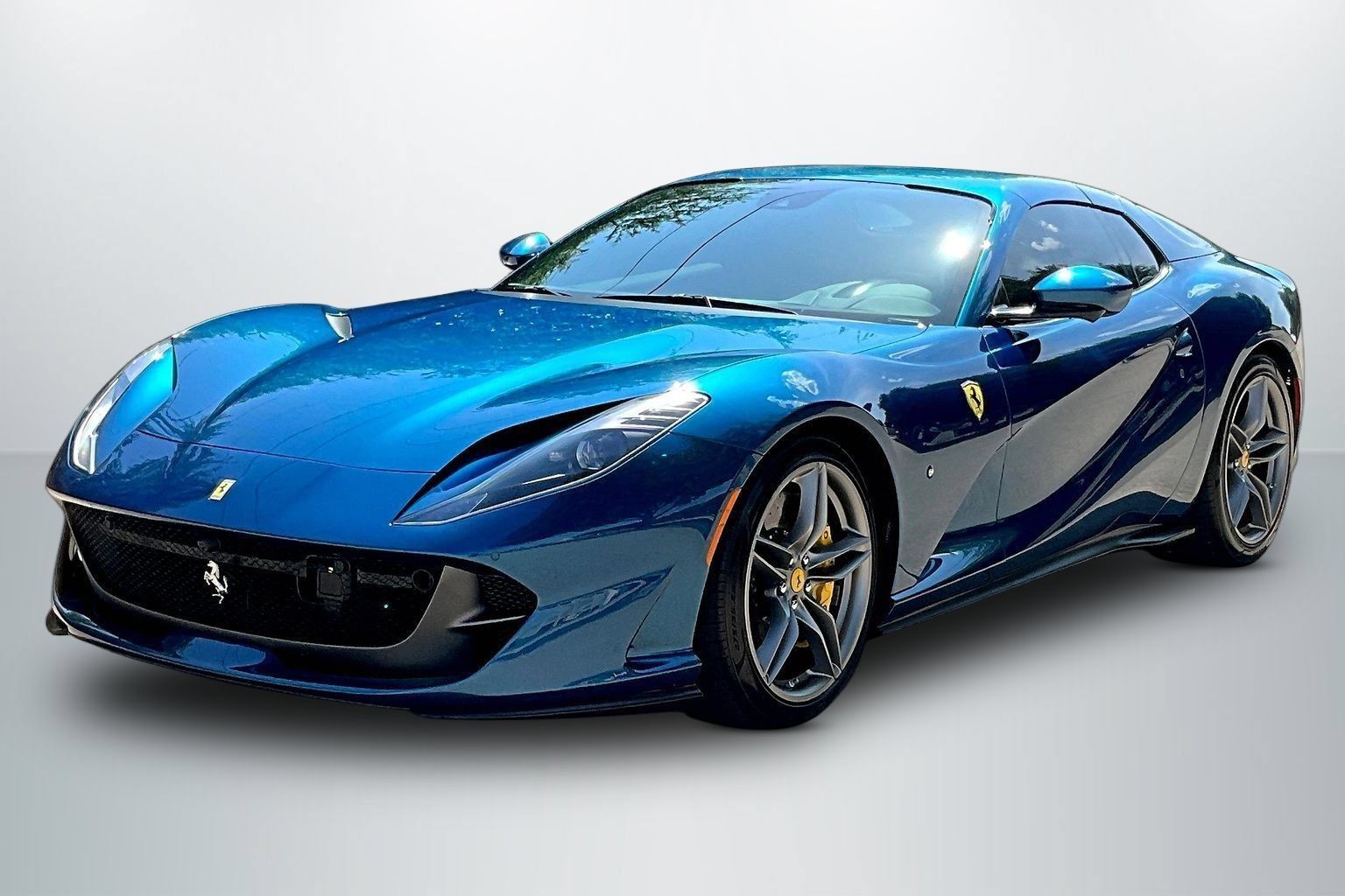 Used 2023 Ferrari 812 GTS RWD image 3
