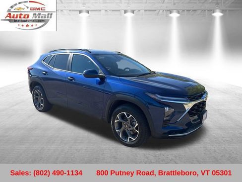 Used 2024 Chevrolet Trax LT w/ Driver Confidence Package FWD image 9