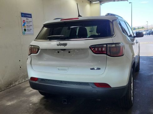 Used 2022 Jeep Compass Latitude FWD image 4