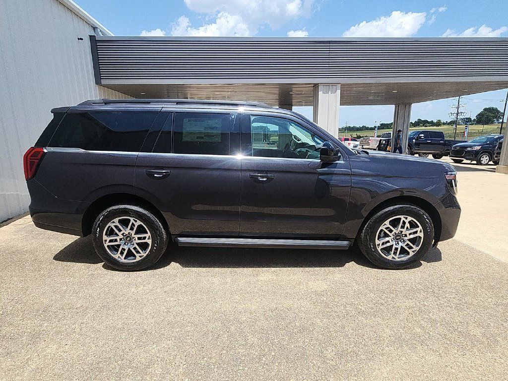 New 2026 Ford Expedition Active AWD/4WD image 9