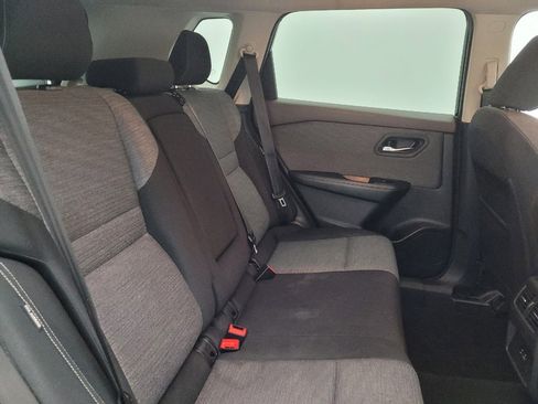 Used 2021 Nissan Rogue SV image 19