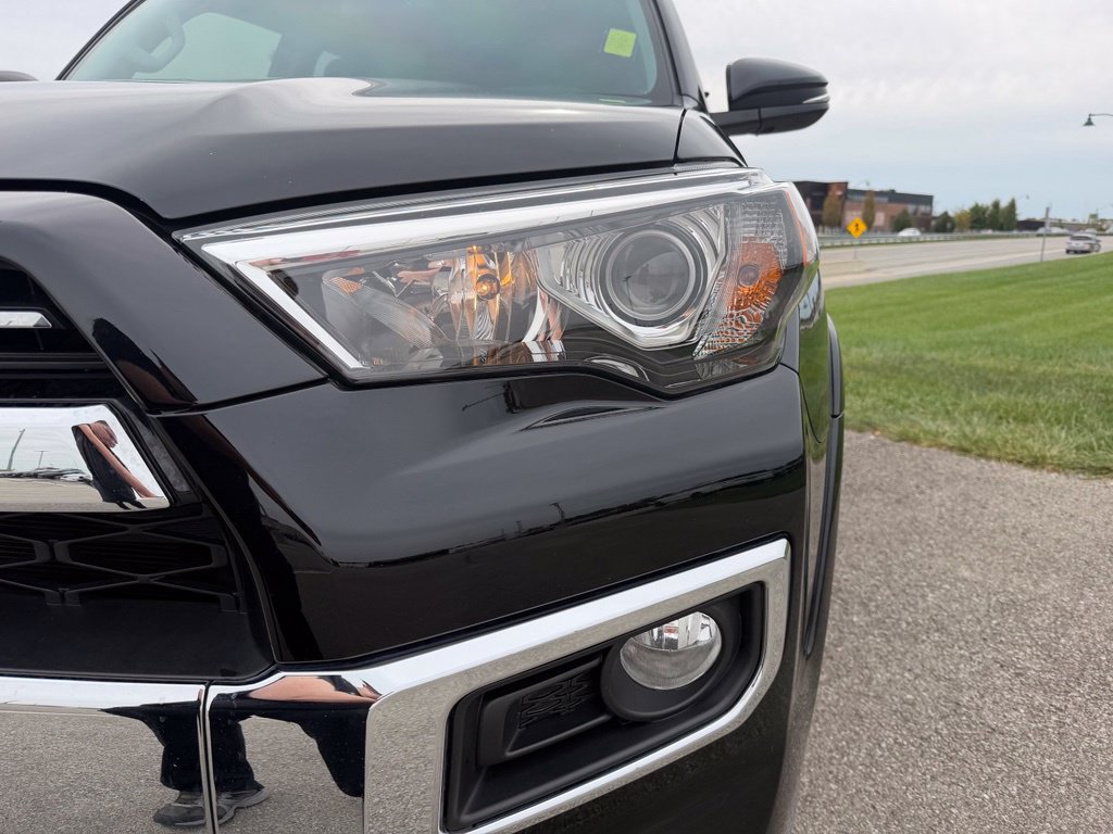 Used 2020 Toyota 4Runner Limited w/ Convenience Package AWD/4WD image 10