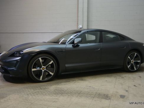Used 2022 Porsche Taycan Turbo S AWD/4WD image 33