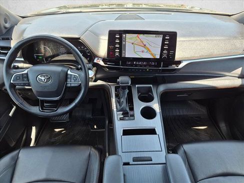 Used 2021 Toyota Sienna XSE w/ XSE Plus Package AWD/4WD image 17