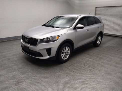 Used 2019 Kia Sorento AWD V6 image 2