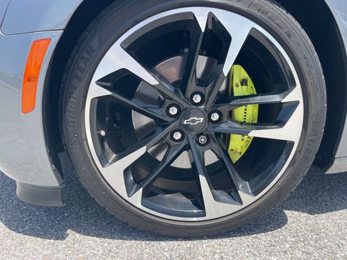 Used 2020 Chevrolet Camaro SS RWD image 17