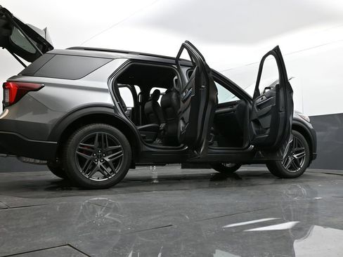 New 2026 Ford Explorer ST AWD/4WD image 35