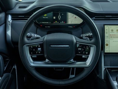 Used 2026 Land Rover Range Rover SE image 16