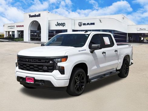 Used 2022 Chevrolet Silverado 1500 Custom AWD/4WD image 3
