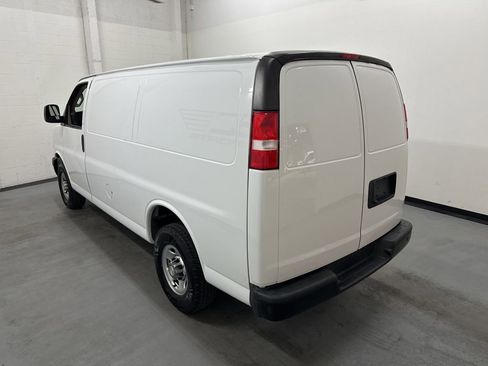 Used 2021 Chevrolet Express 2500 w/ Driver Convenience Package RWD image 18