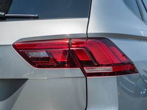 Used 2023 Volkswagen Tiguan SE FWD image 8
