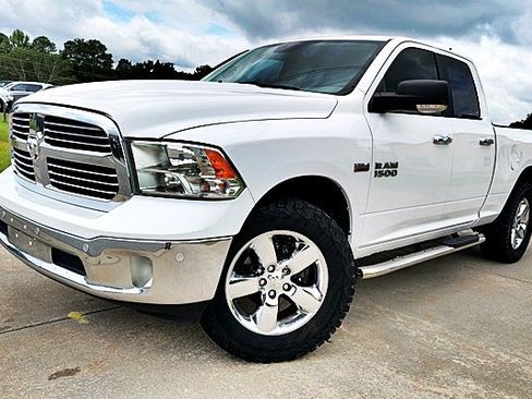 Used 2018 RAM 1500 SLT AWD/4WD image 1