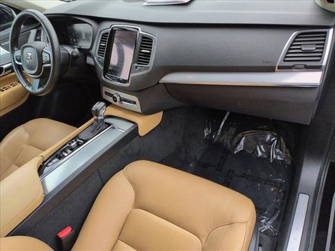 Used 2016 Volvo XC90 T5 Momentum image 21