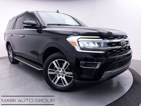 Used 2023 Ford Expedition Limited image 2