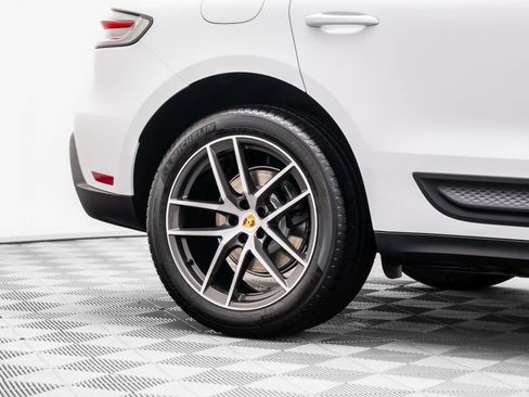 Certified 2026 Porsche Macan image 34