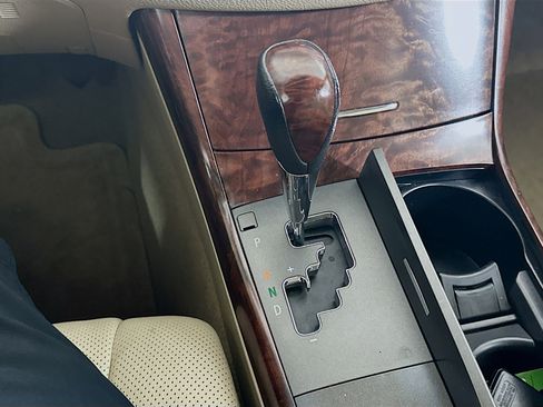 Used 2012 Toyota Avalon Limited image 24