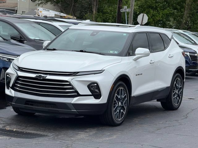 Used 2023 Chevrolet Blazer Premier w/ Enhanced Convenience Package AWD/4WD image 3