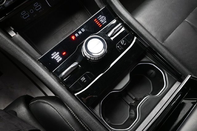 Used 2023 Jeep Grand Cherokee Overland w/ Luxury Tech Group IV AWD/4WD image 43