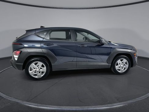 Used 2025 Hyundai Kona SE FWD image 9