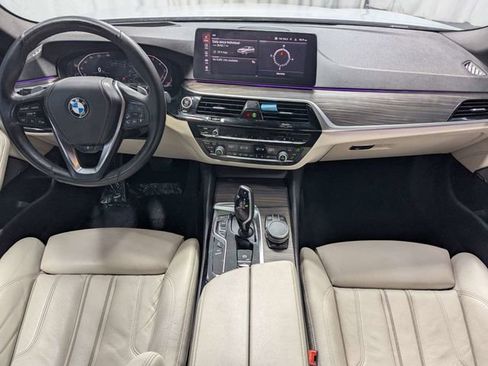 Used 2021 BMW 530i w/ Premium Package image 6