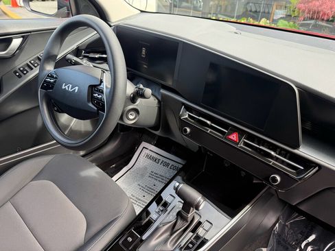 Used 2026 Kia Niro LX image 20