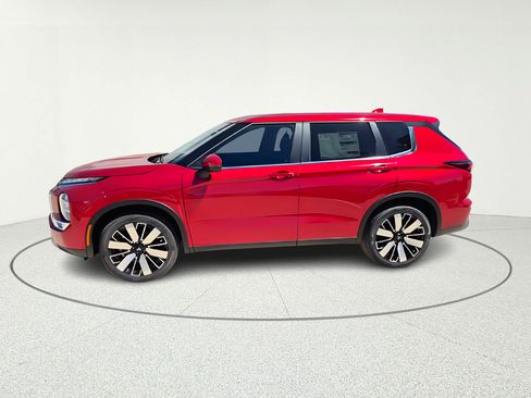 New 2026 Mitsubishi Outlander SE FWD image 3