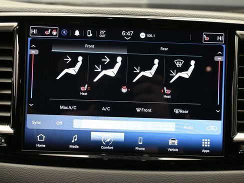 Used 2024 Chrysler Pacifica Touring-L image 24