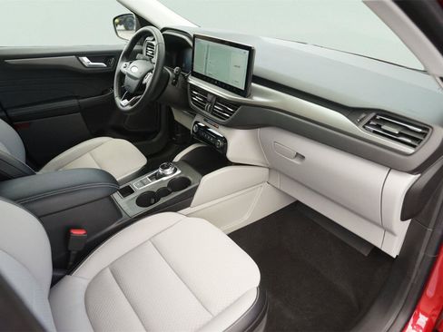 Used 2024 Ford Escape SE FWD image 17