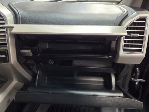 Used 2017 Ford F250 Lariat w/ Lariat Value Package image 39