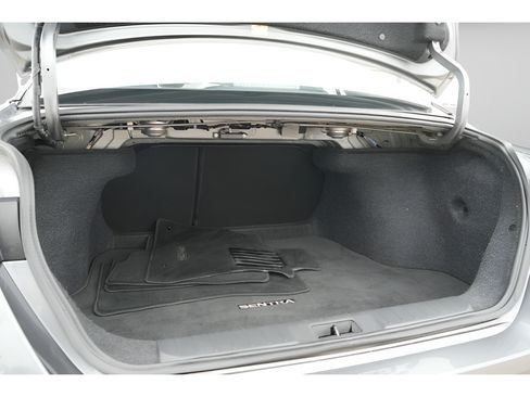 Used 2022 Nissan Sentra SR FWD image 11