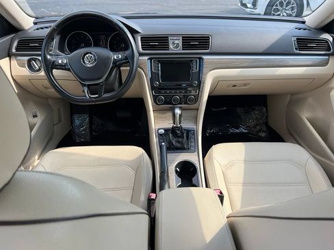 Used 2017 Volkswagen Passat 1.8T SE FWD image 22