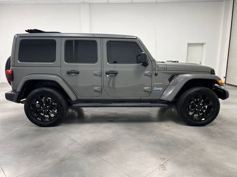 Used 2022 Jeep Wrangler Unlimited Sahara w/ Cold Weather Group image 9
