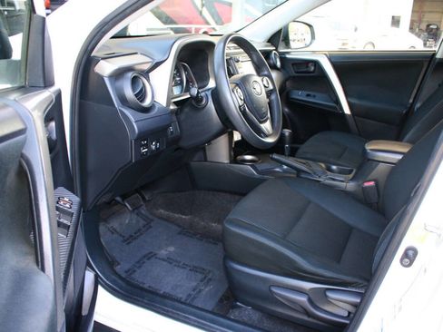 Used 2014 Toyota RAV4 LE image 15