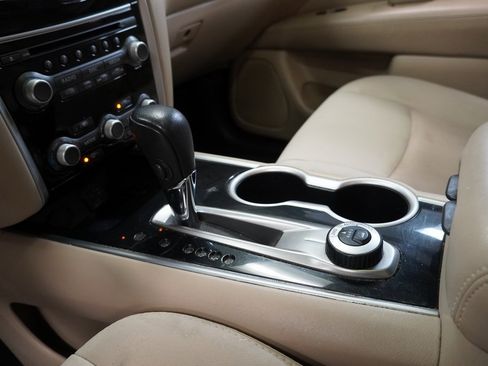 Used 2019 Nissan Pathfinder SV image 20