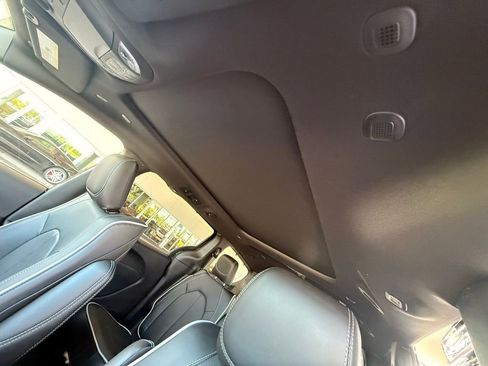 New 2026 Chrysler Pacifica Limited FWD image 30