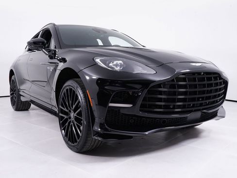 Used 2023 Aston Martin DBX 707 AWD/4WD image 17