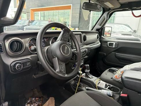Used 2023 Jeep Gladiator Sport AWD/4WD image 7