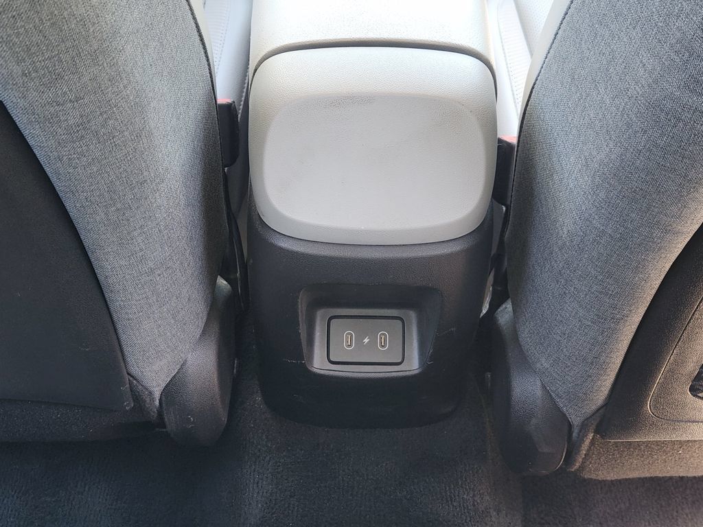 Used 2024 Hyundai Elantra Limited FWD image 22
