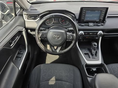 Used 2021 Toyota RAV4 XLE FWD image 16
