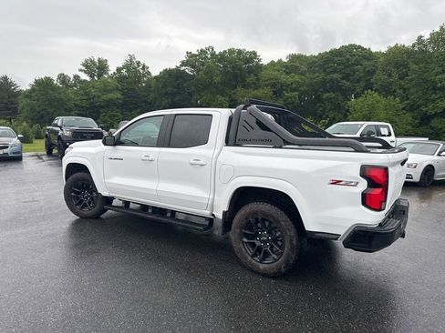 Used 2025 Chevrolet Colorado Z71 w/ Midnight Edition AWD/4WD image 4