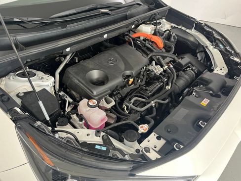 Used 2022 Toyota RAV4 LE AWD/4WD image 11