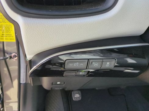 Certified 2019 Toyota Prius LE FWD image 13