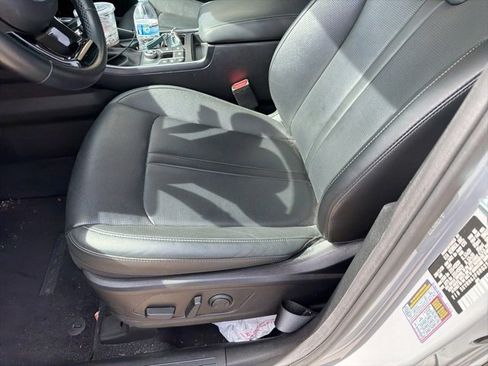 Certified 2024 Kia Sorento EX w/ Panoramic Sunroof Package image 8