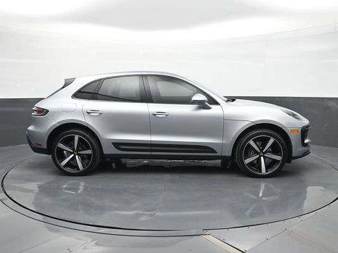 Certified 2025 Porsche Macan AWD/4WD image 24