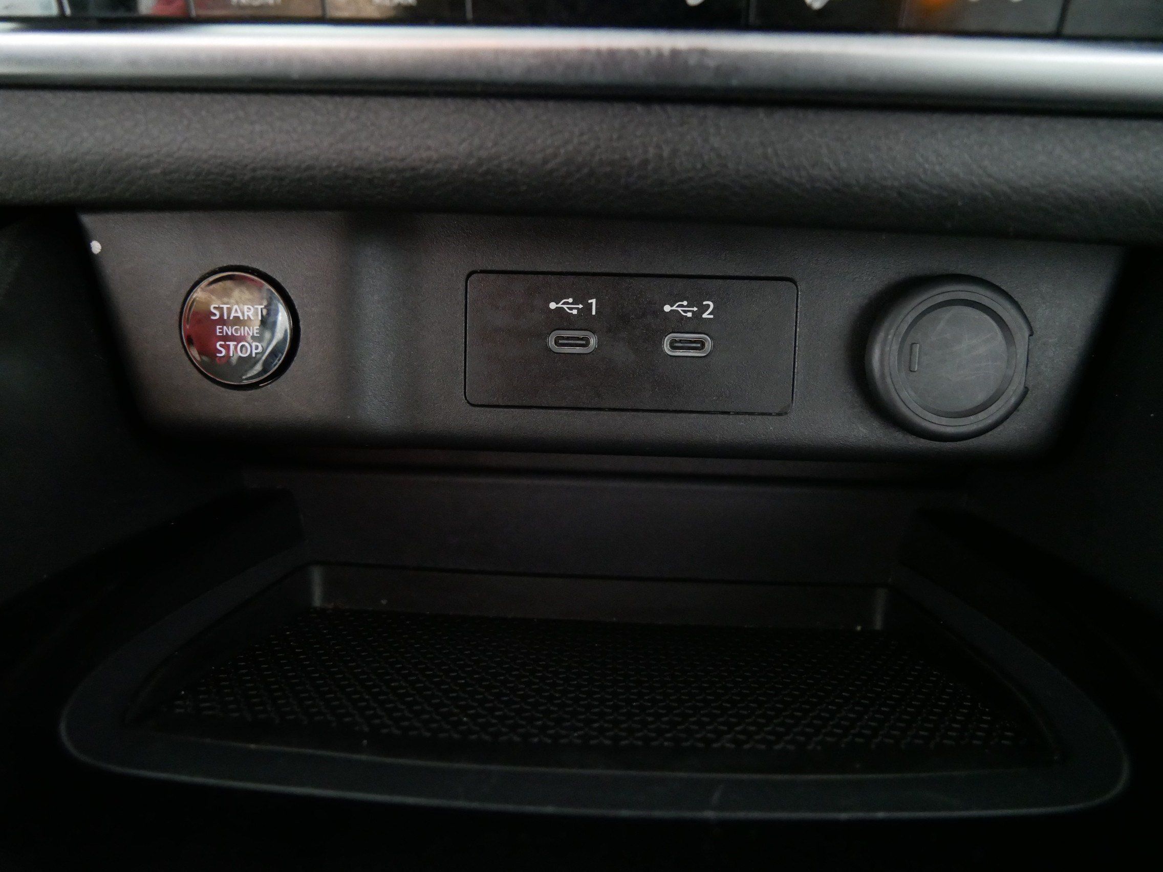 Used 2025 Nissan Rogue SV AWD/4WD image 30