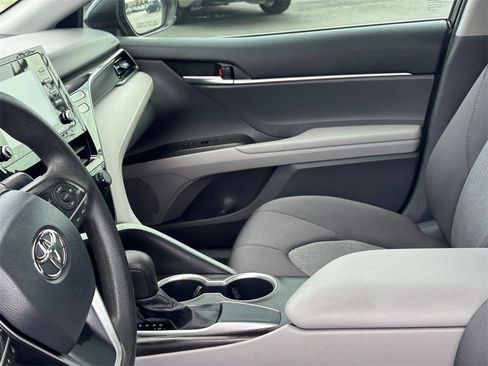 Used 2021 Toyota Camry LE image 11