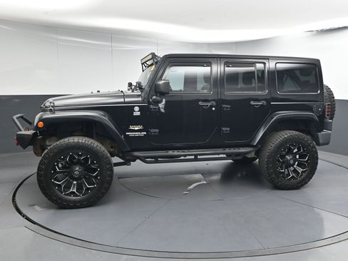 Used 2012 Jeep Wrangler Unlimited Sahara w/ Dual Top Group image 5