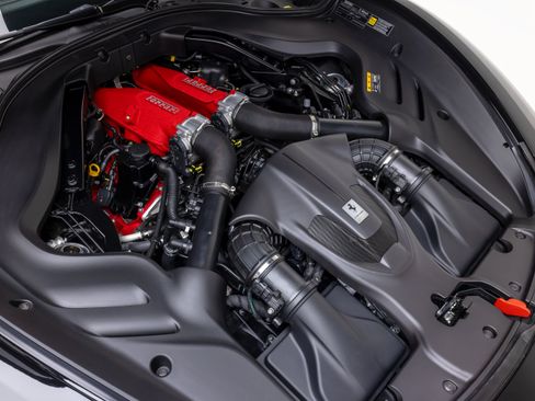 Used 2026 Ferrari Roma Spider RWD image 25